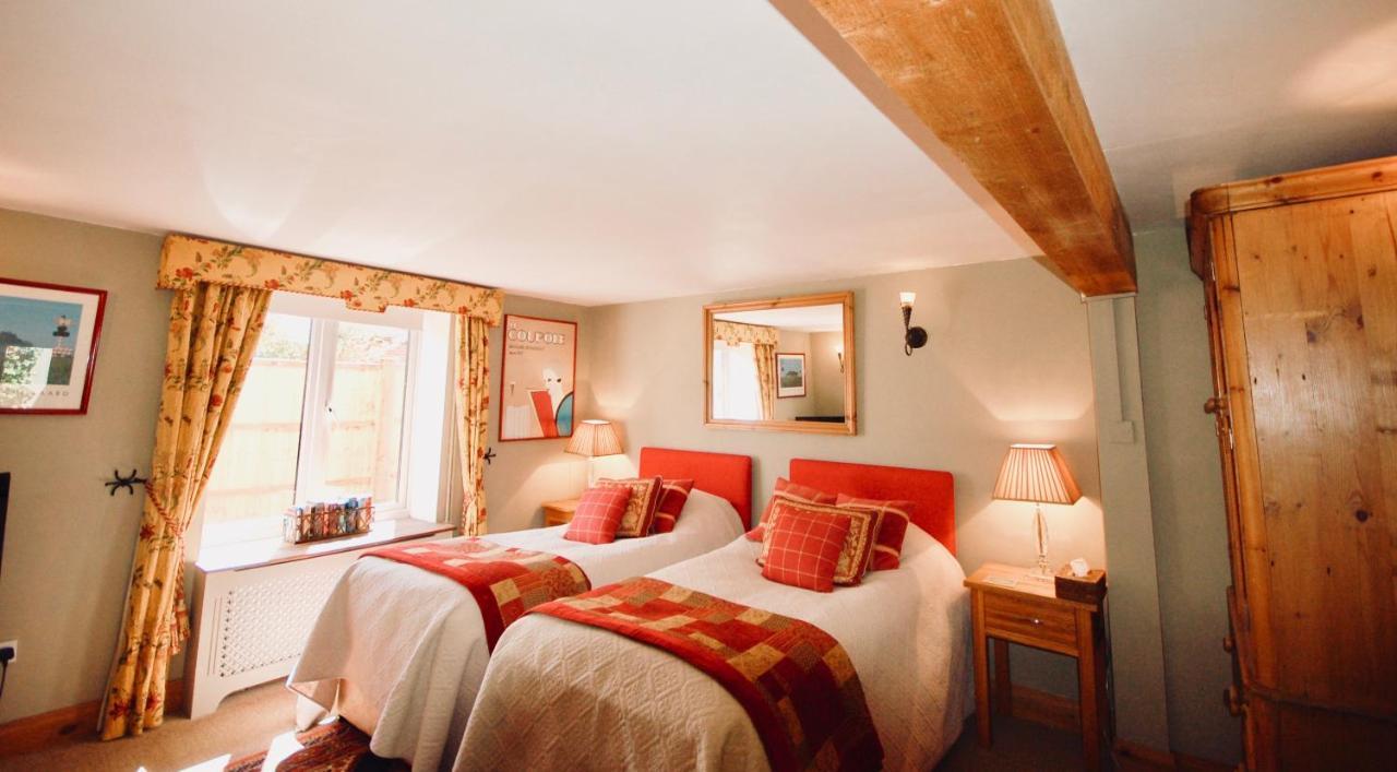 East Kennett The Old Forge Bed & Breakfast エクステリア 写真