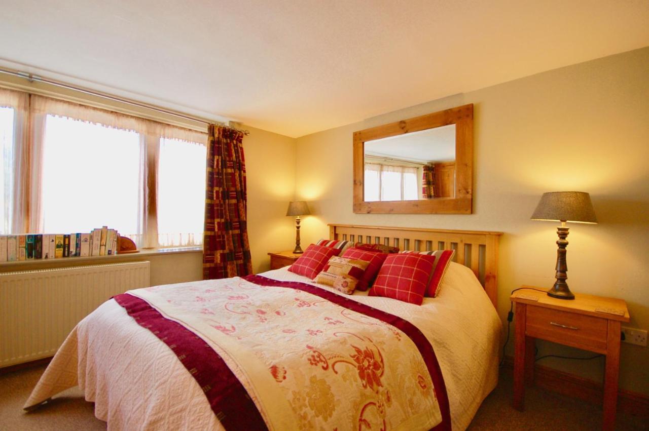 East Kennett The Old Forge Bed & Breakfast エクステリア 写真